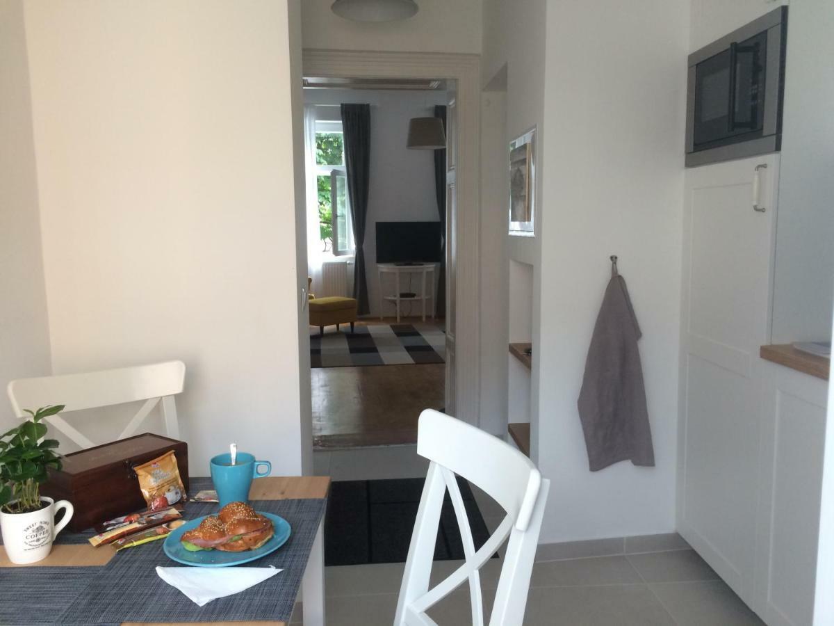 Enjoy Apartman Шопрон Екстериор снимка