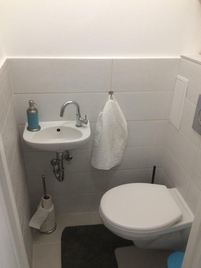 Enjoy Apartman Шопрон Екстериор снимка