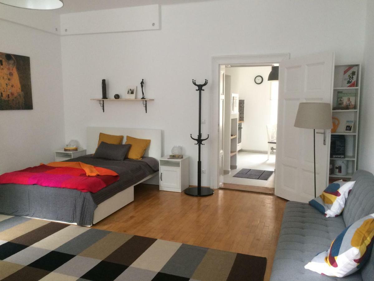 Enjoy Apartman Шопрон Екстериор снимка