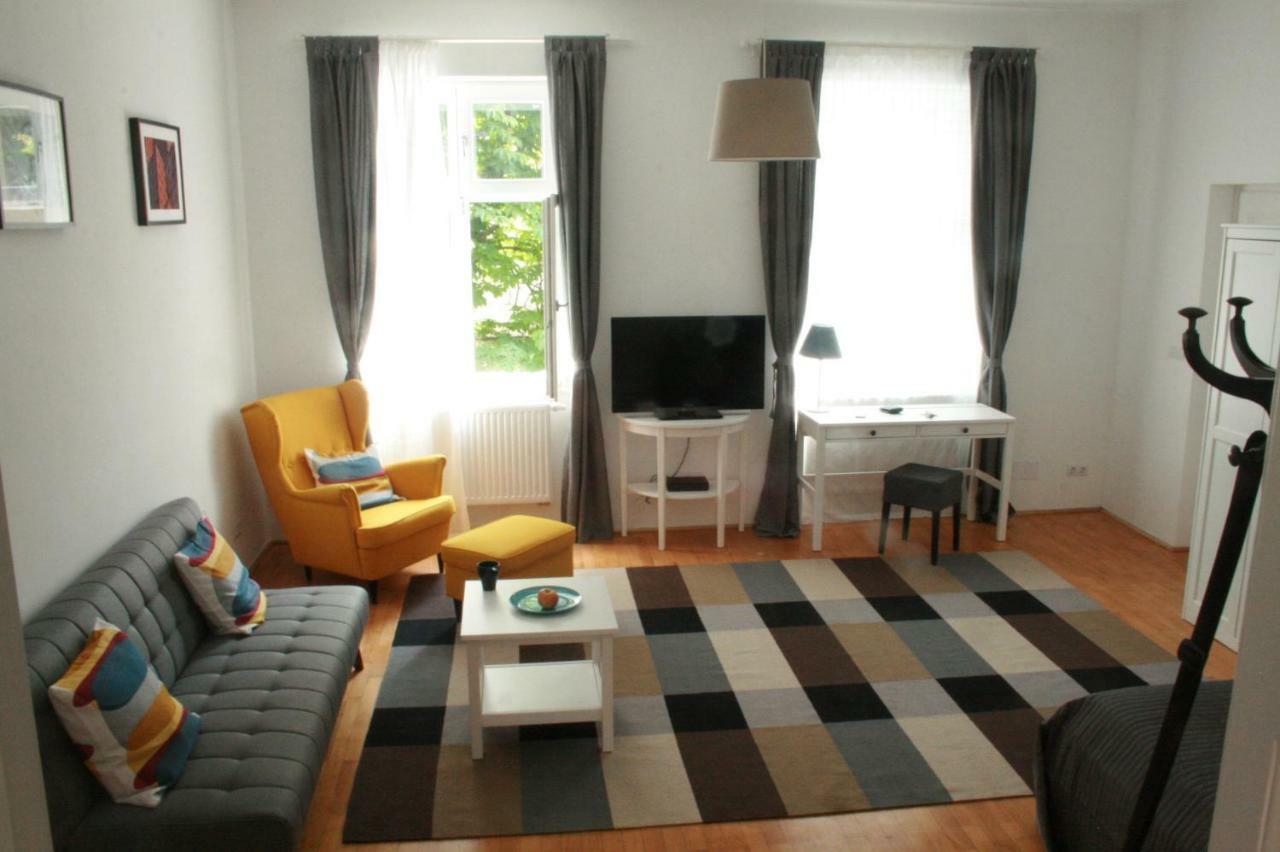 Enjoy Apartman Шопрон Екстериор снимка